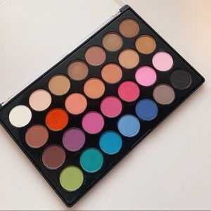 BH COSMETICS Modern Mattes Eyeshadow Palette